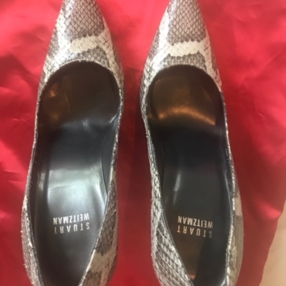Stuart Weitzman - Picture 4 of 16